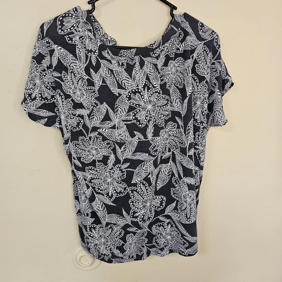 LOFT Petites MP Floral Blouse Black White Lightweight Short Sleeve V-Neck - Picture 7 of 14